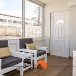 #035 2Br Oura Village Pool & Prime Location Appartement